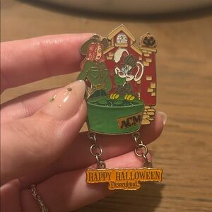 Disney x Rodger Rabbit Halloween Pin
